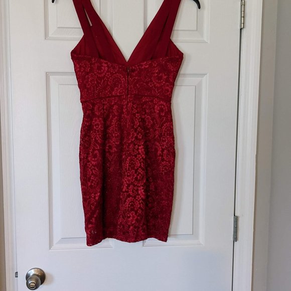 Homecoming Dress - Red Lace Form Fitting  with V Front Glitter & Lace  - Size 7 - Picture 10 of 16
